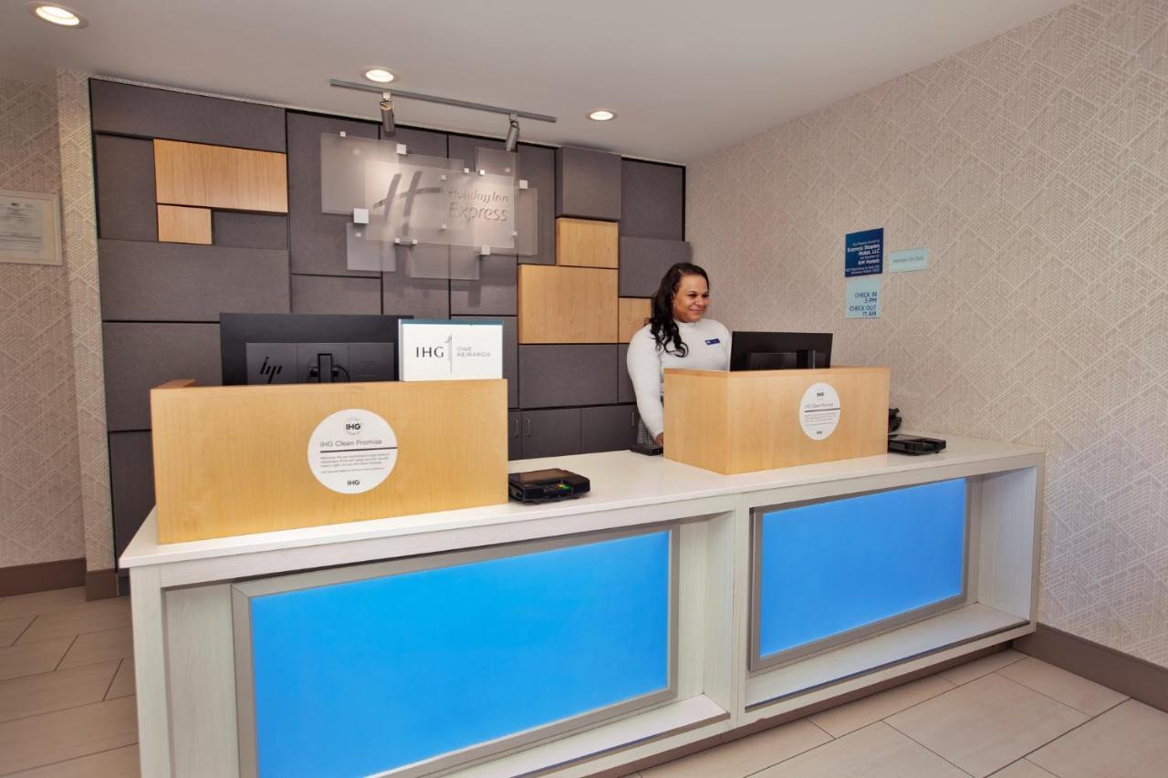 Holiday Inn Express Richmond - Midtown By Ihg Dumbarton Exterior foto