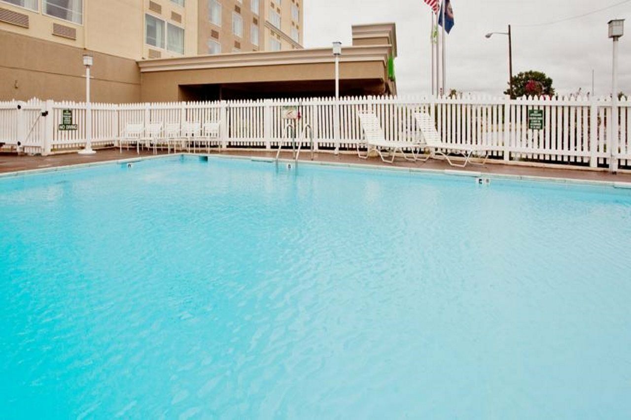 Holiday Inn Express Richmond - Midtown By Ihg Dumbarton Exterior foto