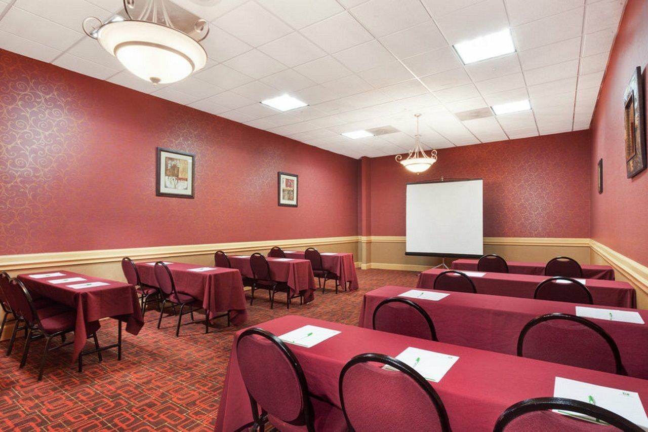 Holiday Inn Express Richmond - Midtown By Ihg Dumbarton Exterior foto